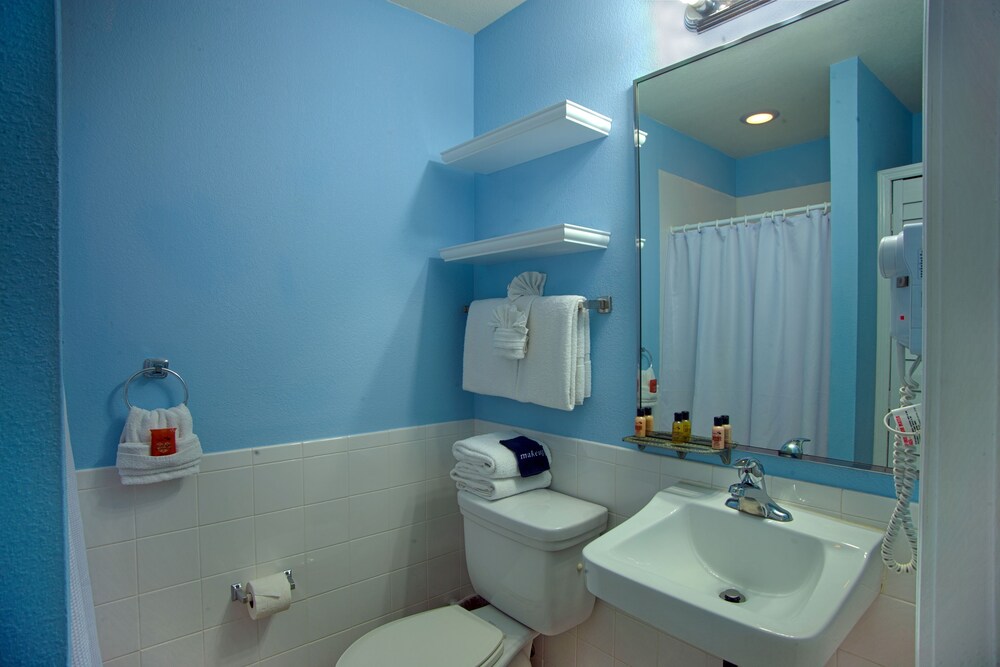 Bathroom, Ibis Bay Beach Resort