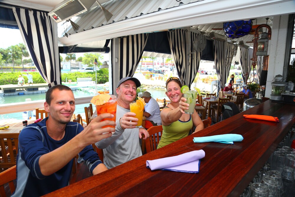 Poolside bar, Ibis Bay Beach Resort