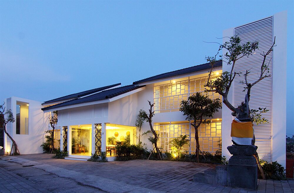 Hotel Front - Evening/Night