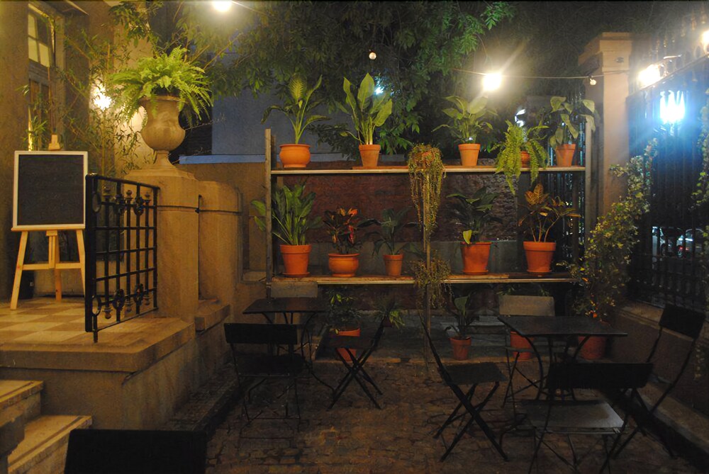 Hotel Bar