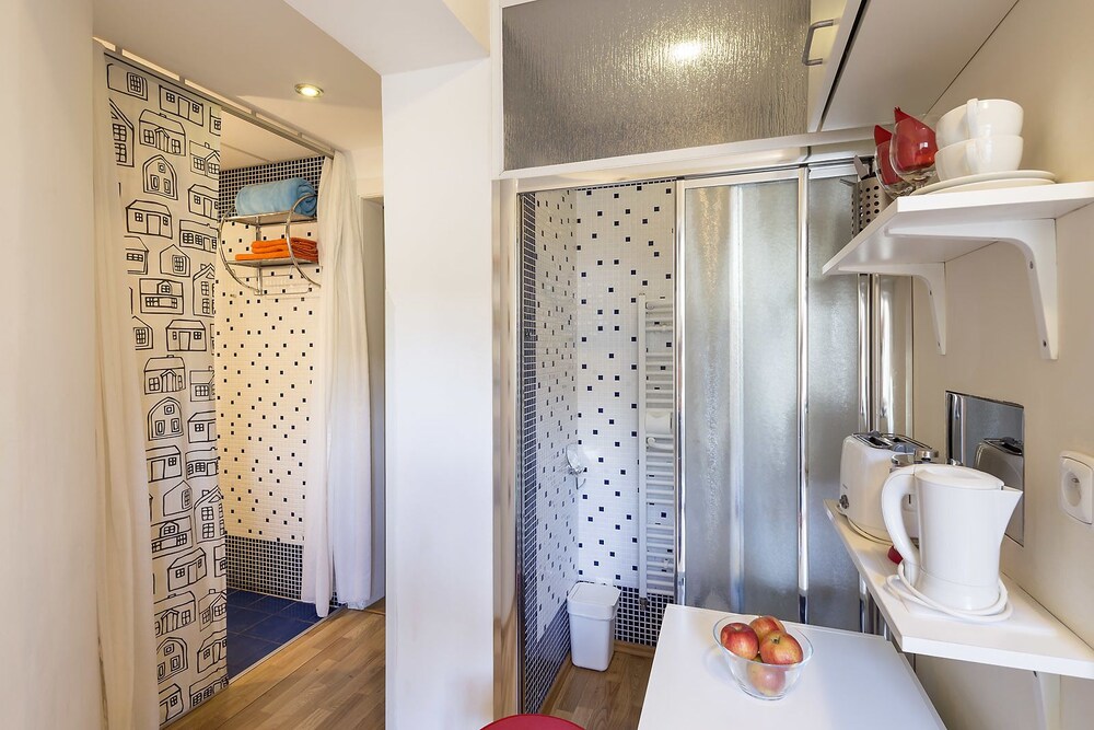 Single Room - Bathroom