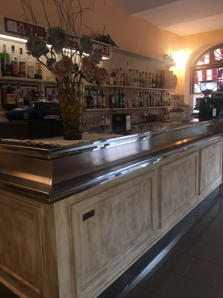 Hotel Bar