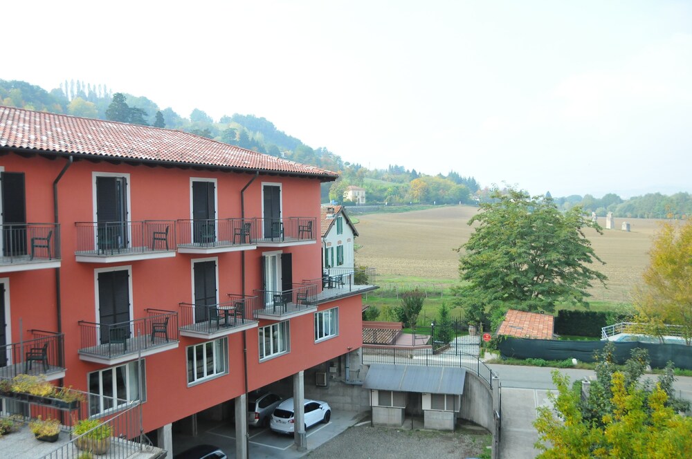 Courtyard View