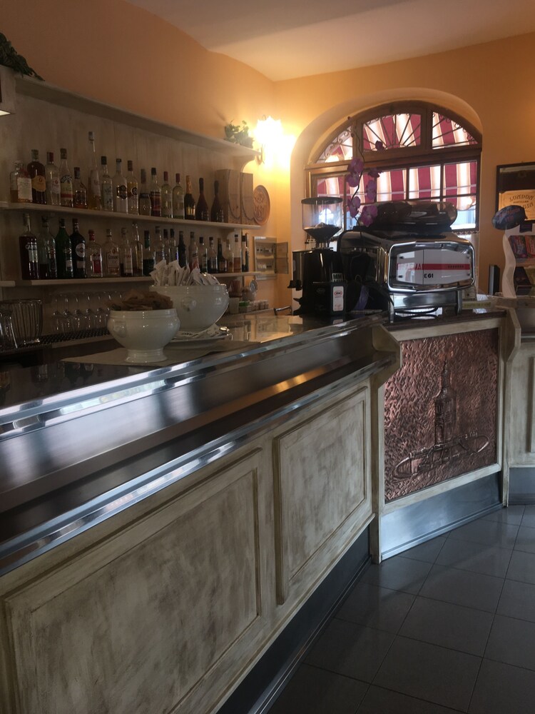 Hotel Bar