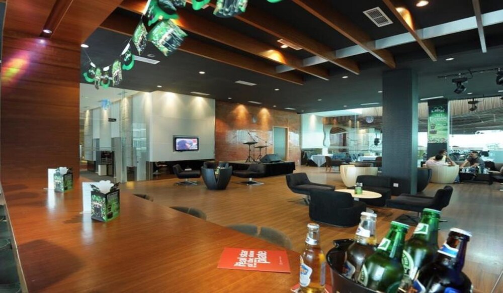 Hotel Bar