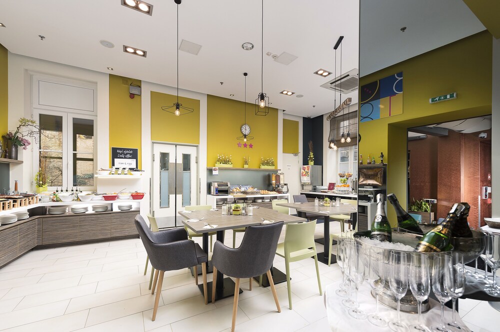 Salle de petit-déjeuner