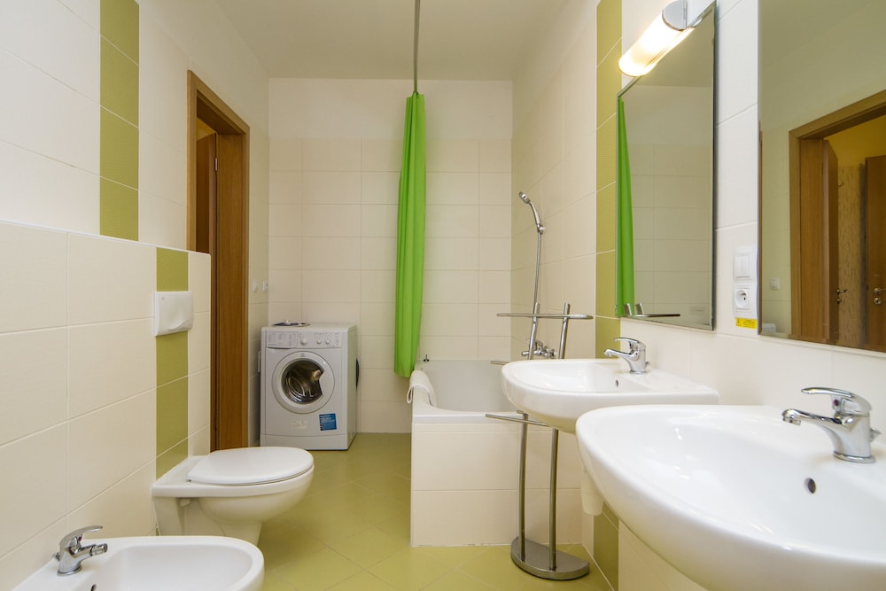 Grand Apartment, 2 Bedrooms, Bathtub - Bathroom