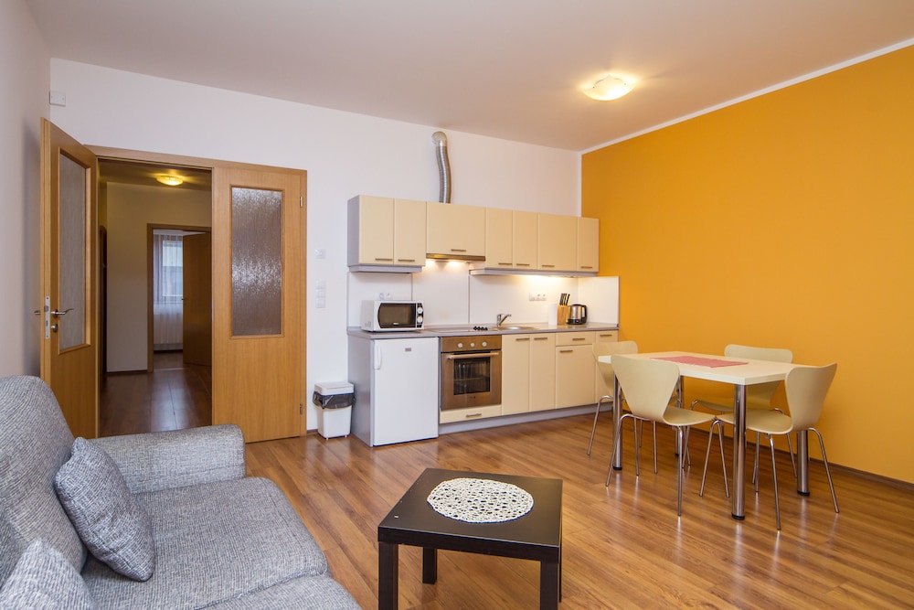 Family Apartment, 2 Bedrooms, Bathtub - In-Room Kitchenette