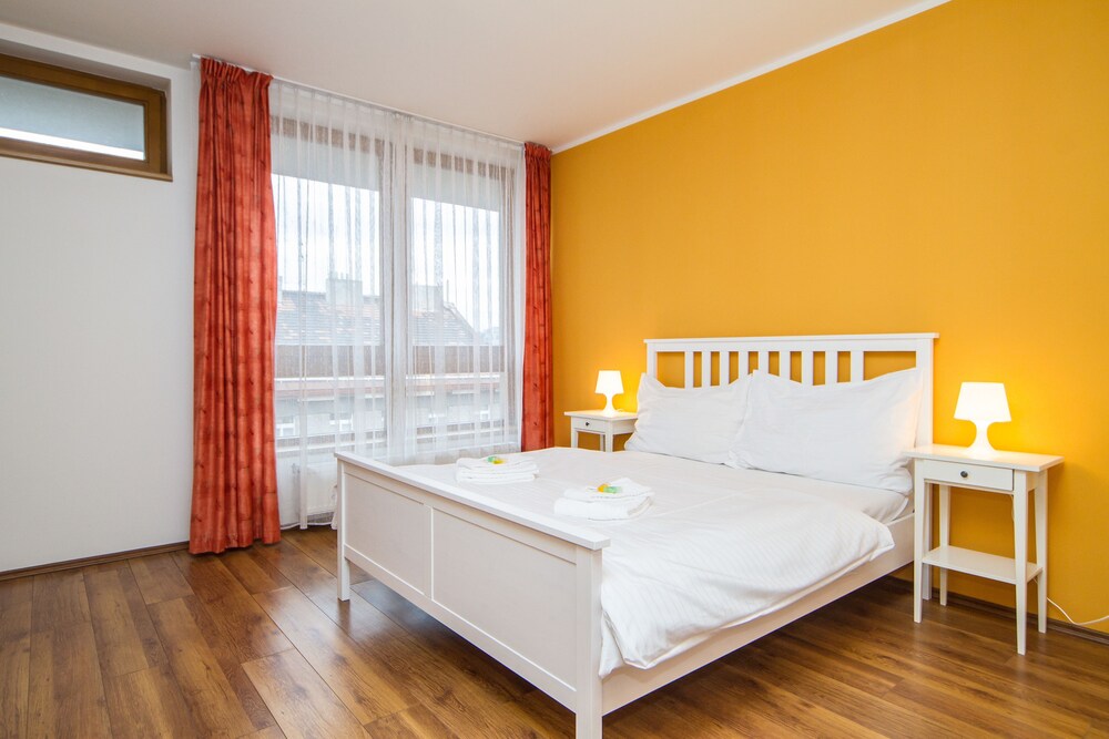 Superior Apartment, 4 Bedrooms, 2 Bathrooms - Guestroom