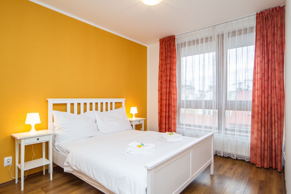 Superior Apartment, 4 Bedrooms, 2 Bathrooms - Guestroom