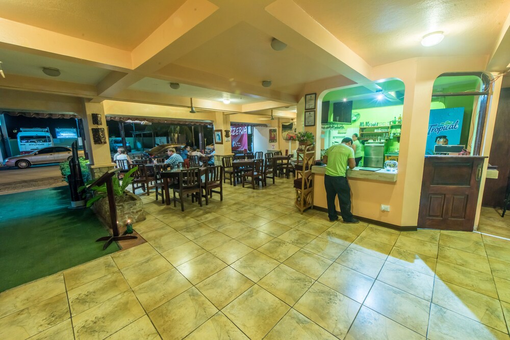 Hotel Bar