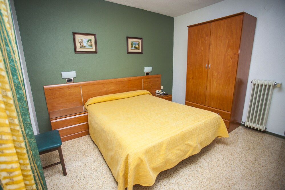 Double Room - Guestroom