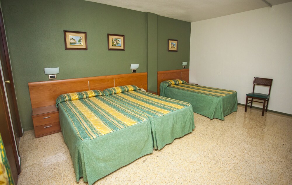 Triple Room - Guestroom