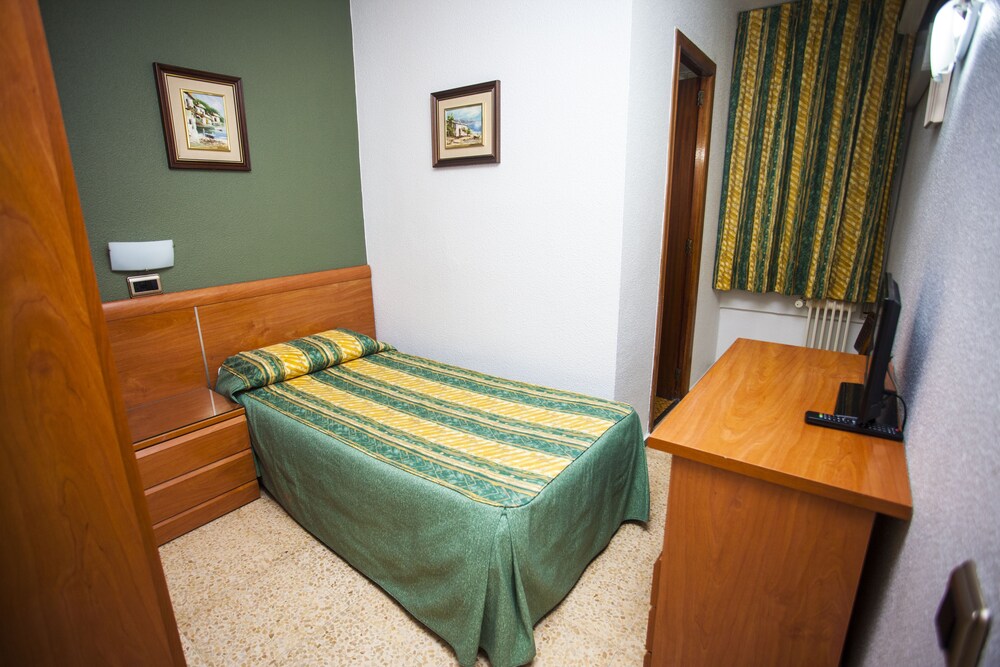 Single Room - Guestroom
