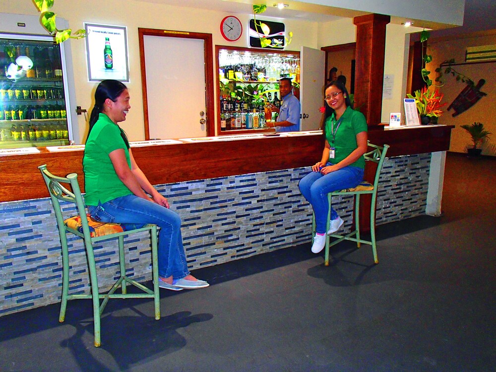 Hotel Bar