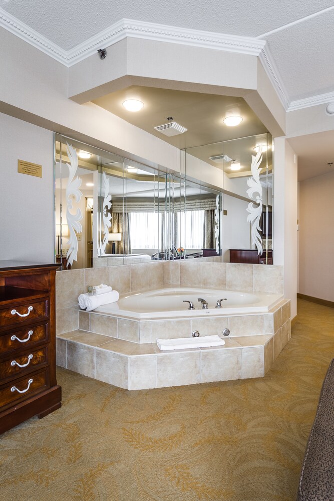 Deep Soaking Bathtub
