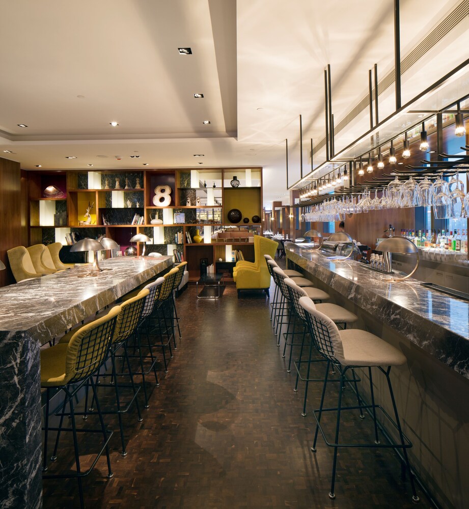 Hotel Lounge