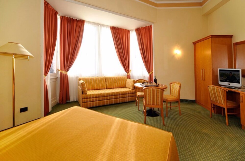 Guestroom