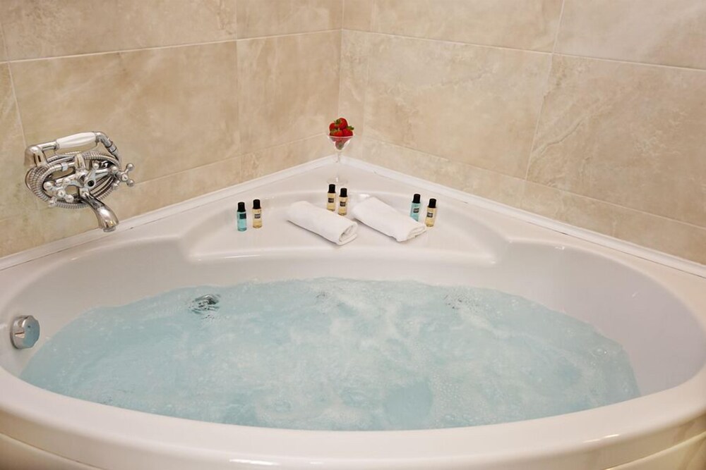 Jetted Tub