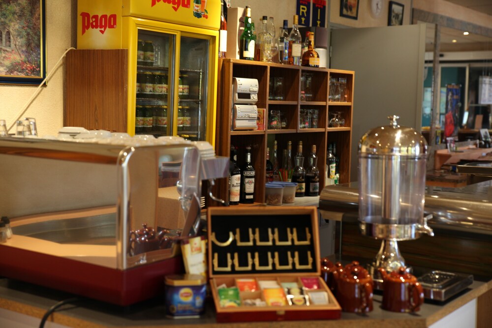 Hotel Bar