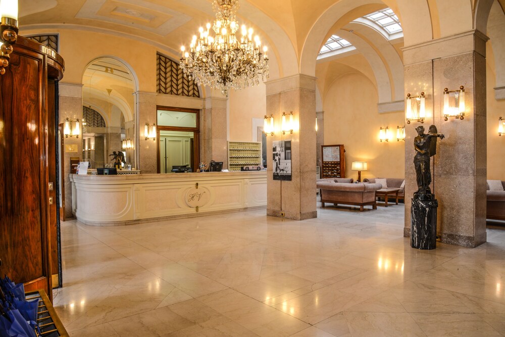 Concierge Desk