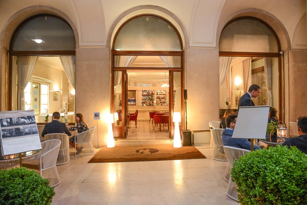 Hotel Lounge