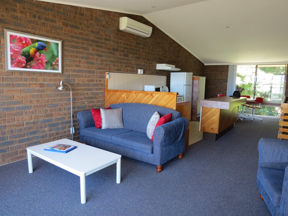 2 Bedroom Townhouse - Guestroom
