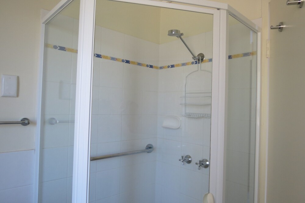 2 Bedroom Townhouse - Bathroom