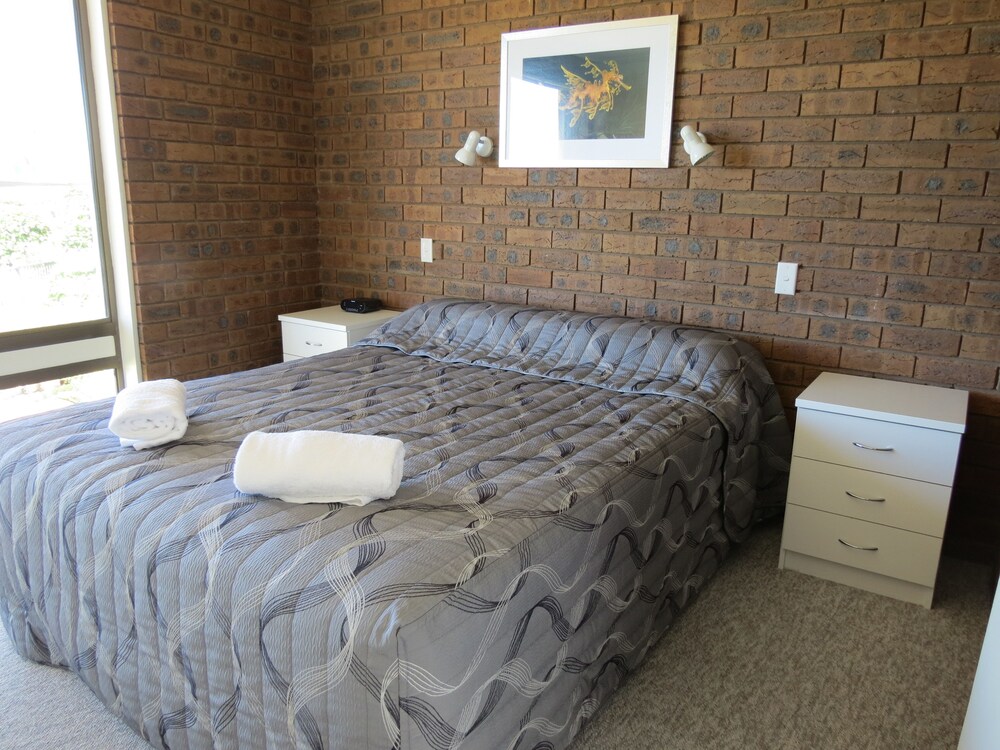 2 Bedroom Townhouse - Guestroom