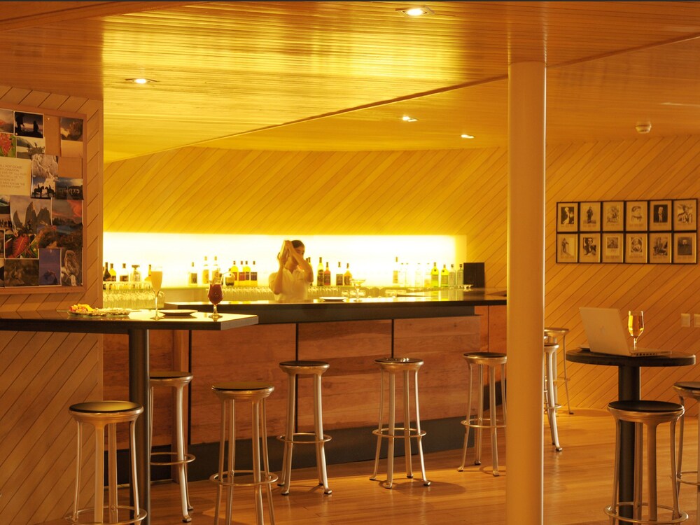 Hotel Lounge
