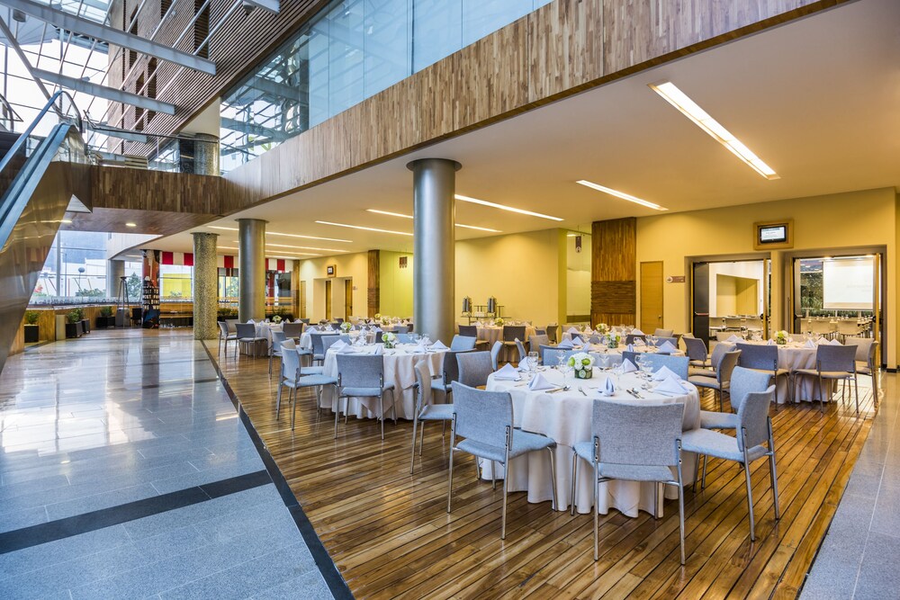 Hotel Lounge