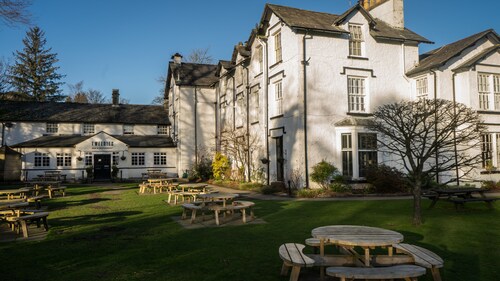 Tweedies Bar and Lodge