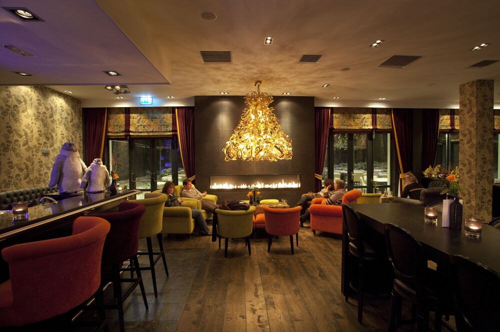 Hotel Bar