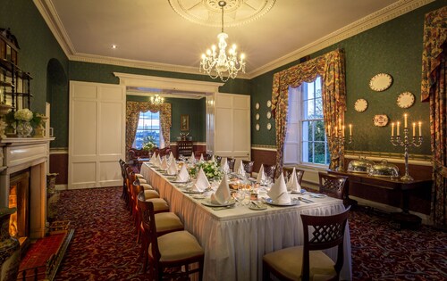 County Arms Hotel