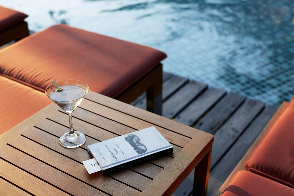 Hotel Bar