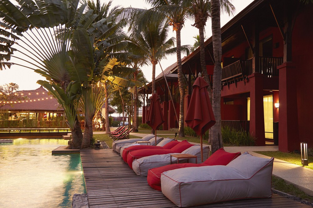 Hotel Front - Evening/Night