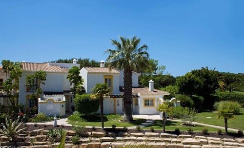 Jardines del establecimiento