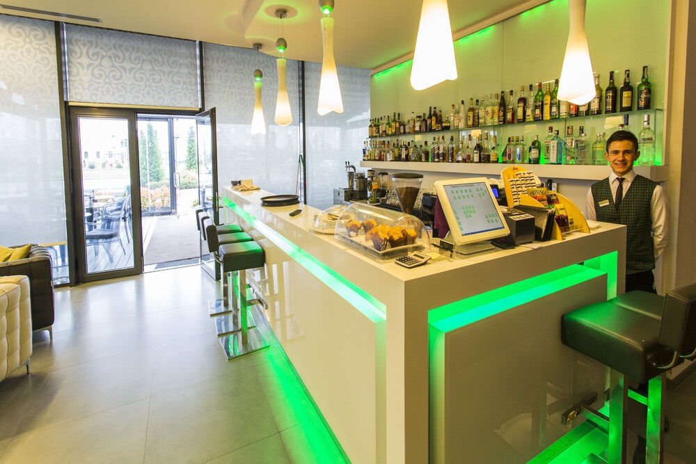 Hotel Bar