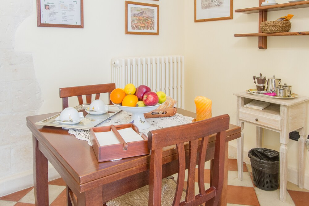 Room Service - Dining
