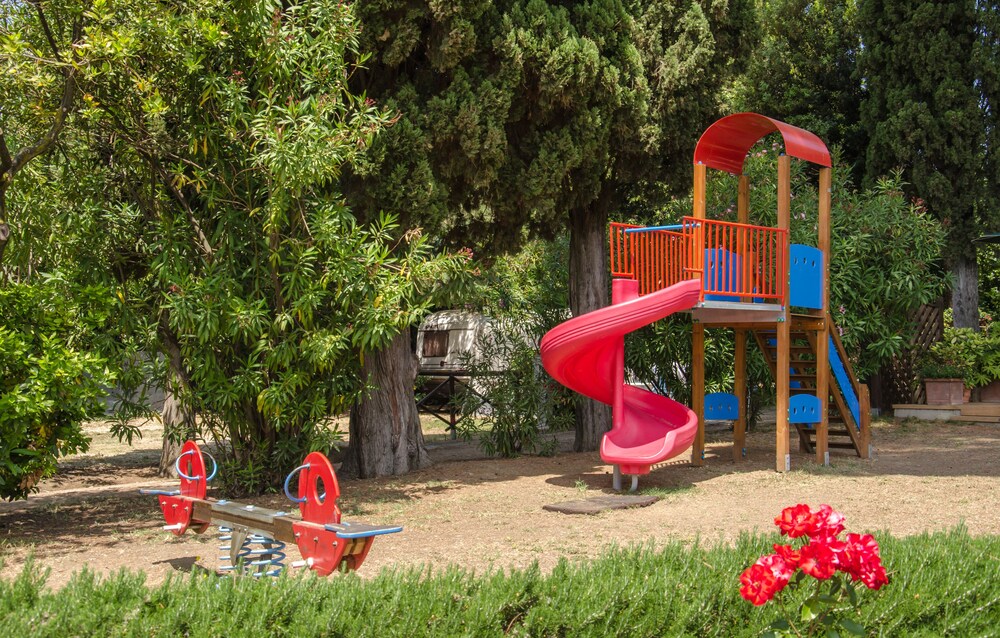 Childrens Play Area - Outdoor