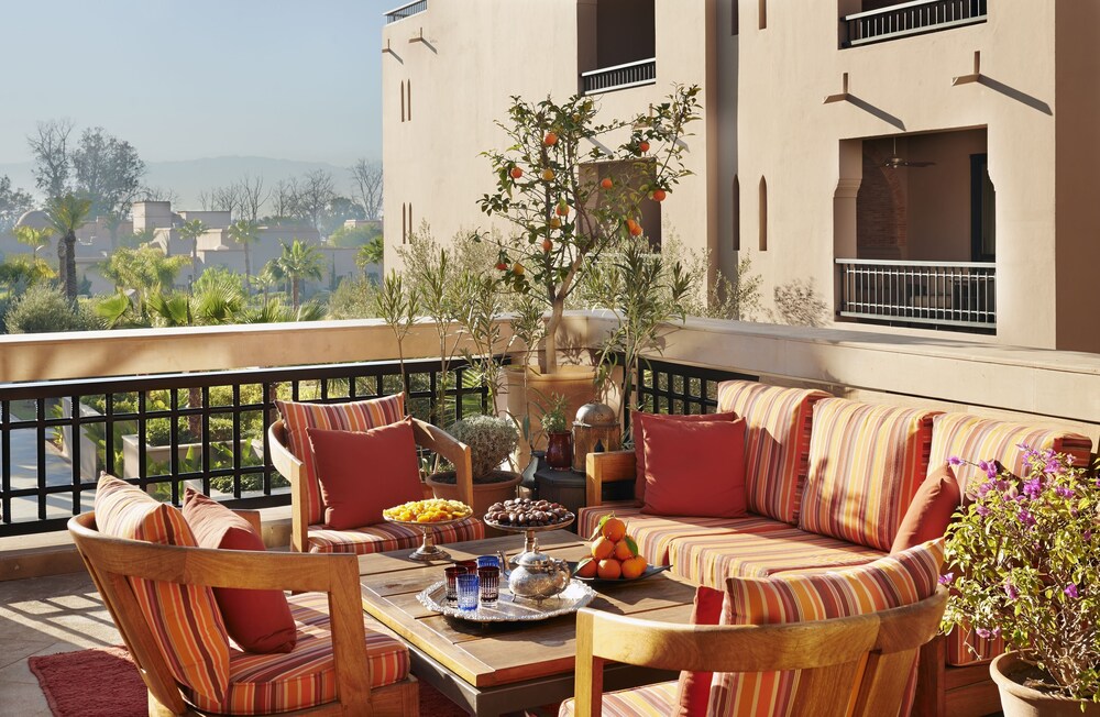Hotel Lounge