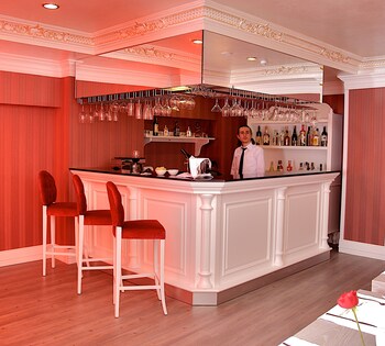 Hotel Bar