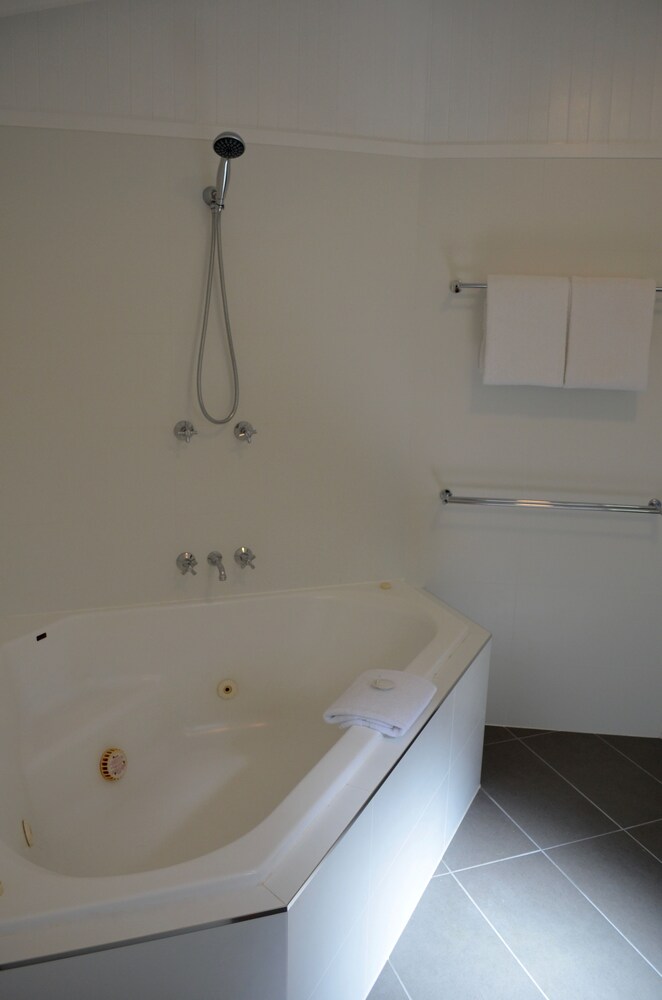Jetted Tub