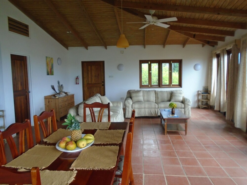 Family Apartment, 2 Bedrooms, Kitchen, Beach View - Guestroom