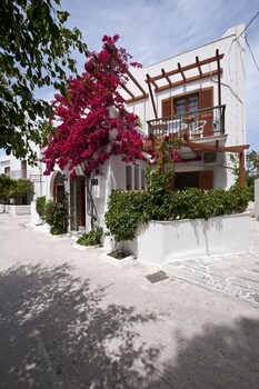 Marisa Rooms