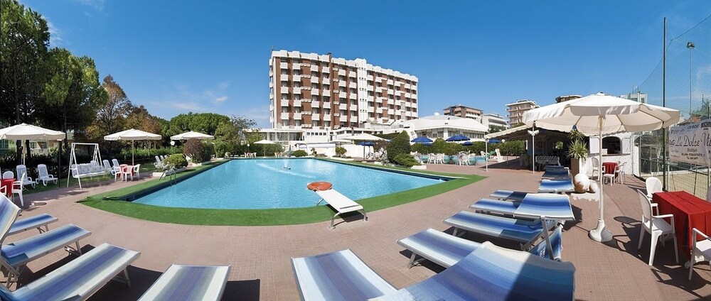 Piscina all'aperto