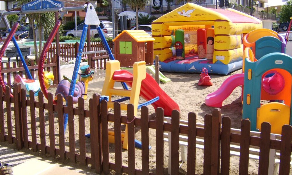 Area giochi per bambini (all'aperto)