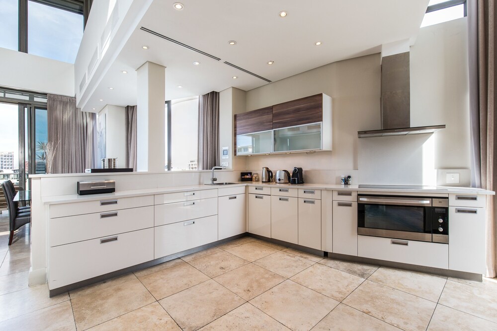 Superior Penthouse, 3 Bedrooms - In-Room Kitchen