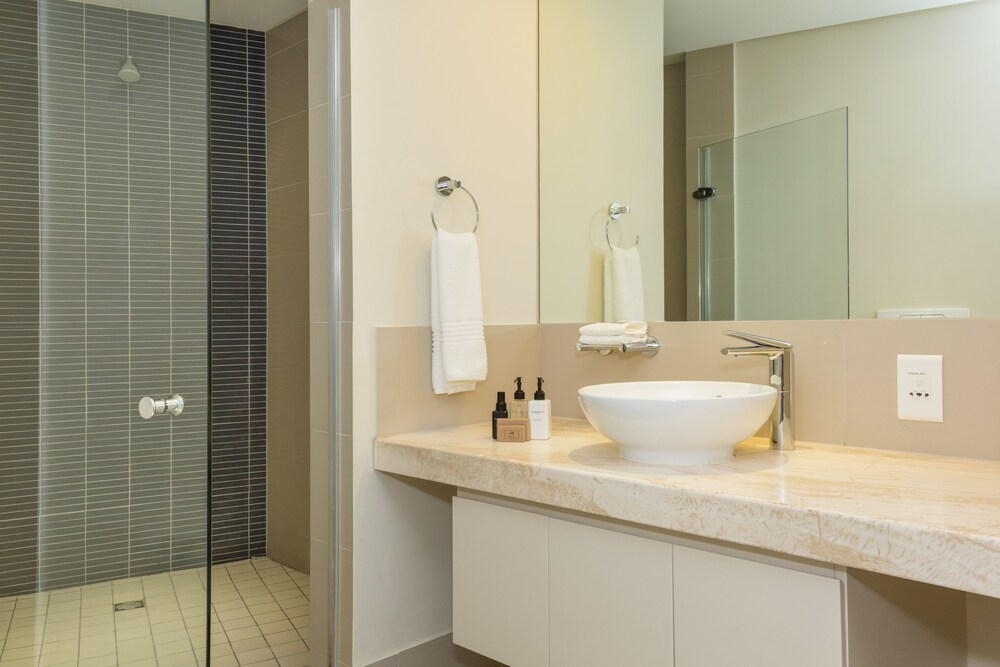 Luxury Apartment, 2 Bedrooms - Bathroom