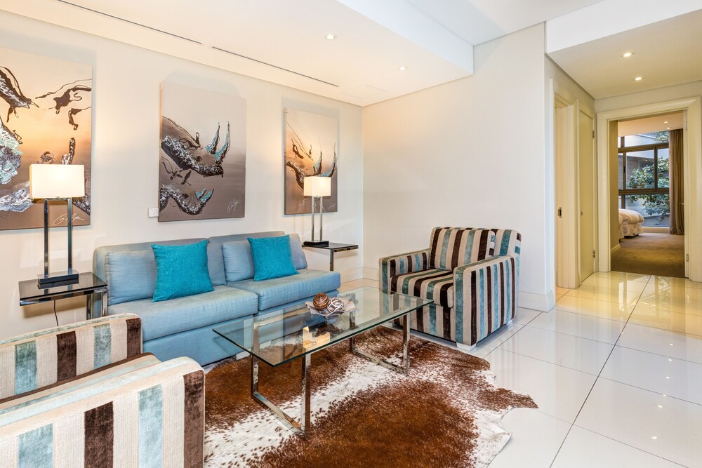 Superior Apartment, 3 Bedrooms - Living Area